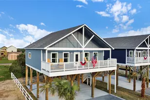 1069 Sunset Circle W, Crystal Beach, TX 77650 - Photo 1