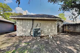 9167 Golden Sunshine Dr, Houston, TX 77064 - Photo 15