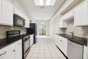 5715 S Magazine Cir, Houston, TX 77084 - Photo 9