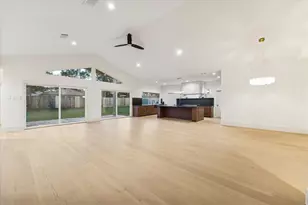 10623 Inwood Dr, Houston, TX 77042 - Photo 5