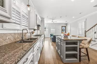 626 E 12th Street, Houston, TX 77008 - Photo 15