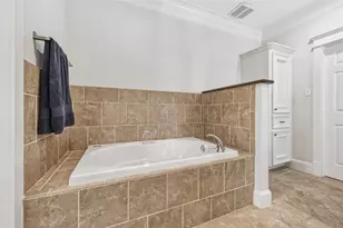 626 E 12th St, Houston, TX 77008 - Photo 27