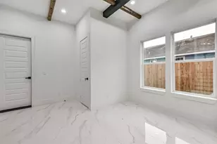 613 Melbourne St, Houston, TX 77022 - Photo 13