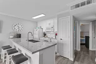 9520 Seawall Blvd, Galveston, TX 77554 - Photo 11