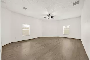 10535 Emnora Ln, Houston, TX 77043 - Photo 13