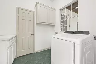 10535 Emnora Ln, Houston, TX 77043 - Photo 15