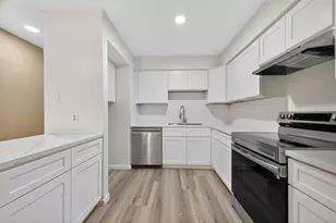 6710 Biggs Ct, Houston, TX 77061 - Photo 13