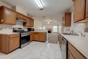 10902 Primrose Acres Ln, Houston, TX 77031 - Photo 9