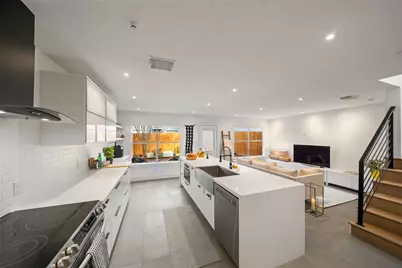 258 Sentry Maple Place, The Woodlands, TX 77382 - Photo 5