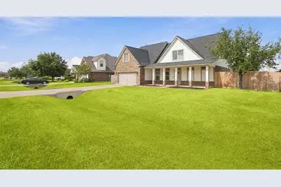 13911 Martinique Lane, Mont Belvieu, TX 77523 - Photo 3