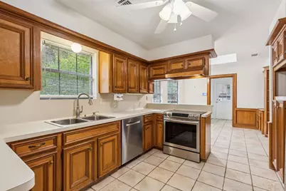 9053 Lantern Creek Court, Conroe, TX 77303 - Photo 7