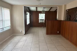 1622 W 9th St, Freeport, TX 77541 - Photo 5