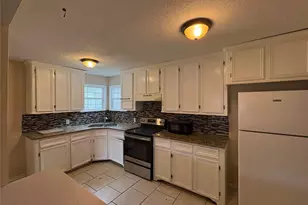 1622 W 9th St, Freeport, TX 77541 - Photo 7