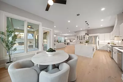 2046 Macarthur Street, Houston, TX 77030 - Photo 11