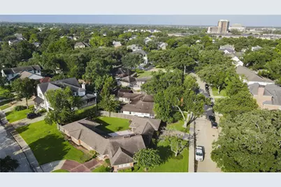 3711 Linkview Drive, Houston, TX 77025 - Photo 35