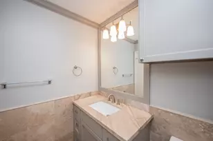 9015 Gaylord Dr, Hedwig Village, TX 77024 - Photo 15