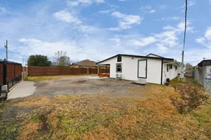 411 County Road 3556, Cleveland, TX 77327 - Photo 27