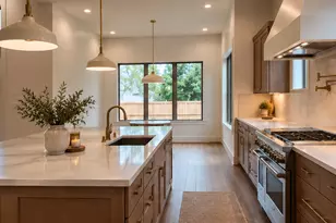 2010 Hewitt Dr, Houston, TX 77018 - Photo 5