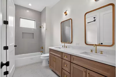 2010 Hewitt Drive, Houston, TX 77018 - Photo 33