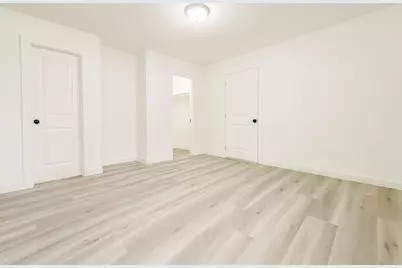 1219 Kingston Drive #B, Wharton, TX 77488 - Photo 5
