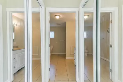 11 Lyncrest Drive, Galveston, TX 77550 - Photo 13