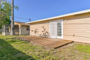 11 Lyncrest Dr, Galveston, TX 77550 - Photo 21