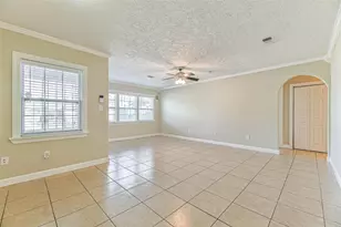 11 Lyncrest Dr, Galveston, TX 77550 - Photo 7