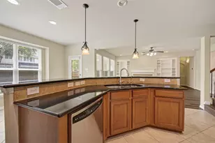 6826 Sorrelwood Ln, Sugar Land, TX 77479 - Photo 11