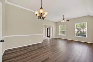 6826 Sorrelwood Ln, Sugar Land, TX 77479 - Photo 7