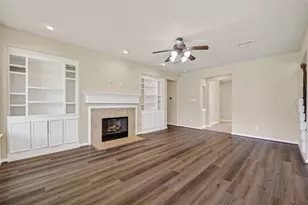 6826 Sorrelwood Ln, Sugar Land, TX 77479 - Photo 9