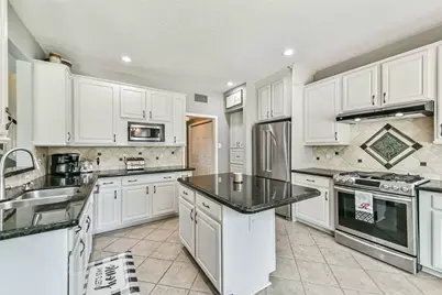 13415 Scenic Glade Drive, Houston, TX 77059 - Photo 9