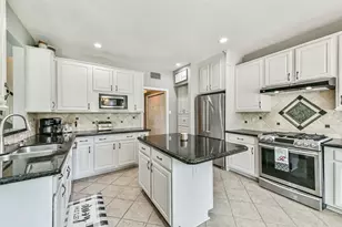 13415 Scenic Glade Dr, Houston, TX 77059 - Photo 9