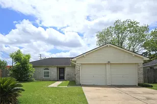 17302 Heritage Bay Dr, Webster, TX 77598 - Photo 1