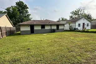 3804 Cedar Hill Ln, Houston, TX 77093 - Photo 11