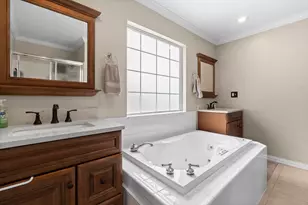 746 E Lake Dr, Livingston, TX 77351 - Photo 17