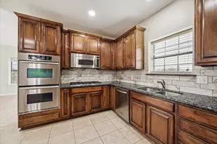 216 Rue Orleans St, Baytown, TX 77520 - Photo 15