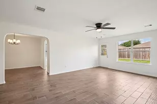 11926 Panay Dr, Houston, TX 77048 - Photo 7