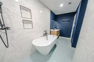 764 Worthshire St, Houston, TX 77008 - Photo 7