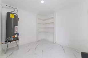 9114 Mahoning Dr, Houston, TX 77074 - Photo 11