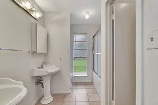 10302 Blue Oak Dr, Houston, TX 77065 - Photo 11