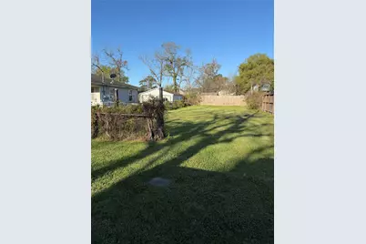 7009 Roswell Street, Houston, TX 77022 - Photo 3