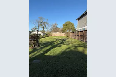 7009 Roswell Street, Houston, TX 77022 - Photo 5