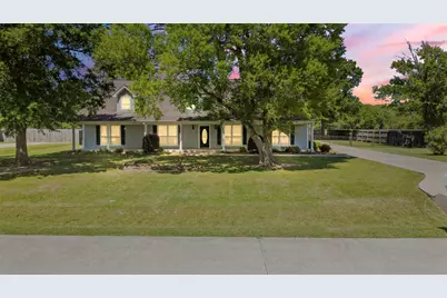 162 Bay Oak, Anahuac, TX 77514 - Photo 1