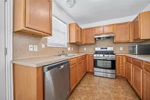 12710 Paso Del Flores Drive, Houston, TX 77045 - Photo 11