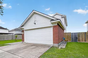 12710 Paso Del Flores Drive, Houston, TX 77045 - Photo 3