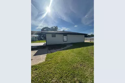3022 South Drive, Groves, TX 77619 - Photo 23