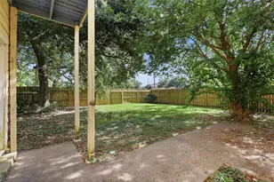 1621 & 1623 W Adoue St, Alvin, TX 77511 - Photo 31