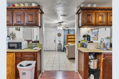 4323 Avenue R 1/2, Galveston, TX 77550 - Photo 33