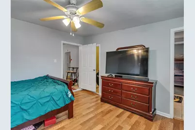 4323 Avenue R 1/2, Galveston, TX 77550 - Photo 13