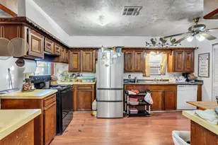 4323 Ave R 1/2, Galveston, TX 77550 - Photo 29